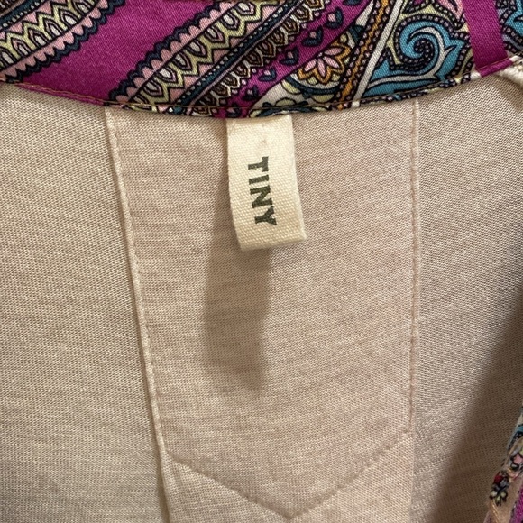 Anthropologie Tiny Mixed Media S/S Paisley Floral V Neck Top Size Medium - Picture 4 of 8